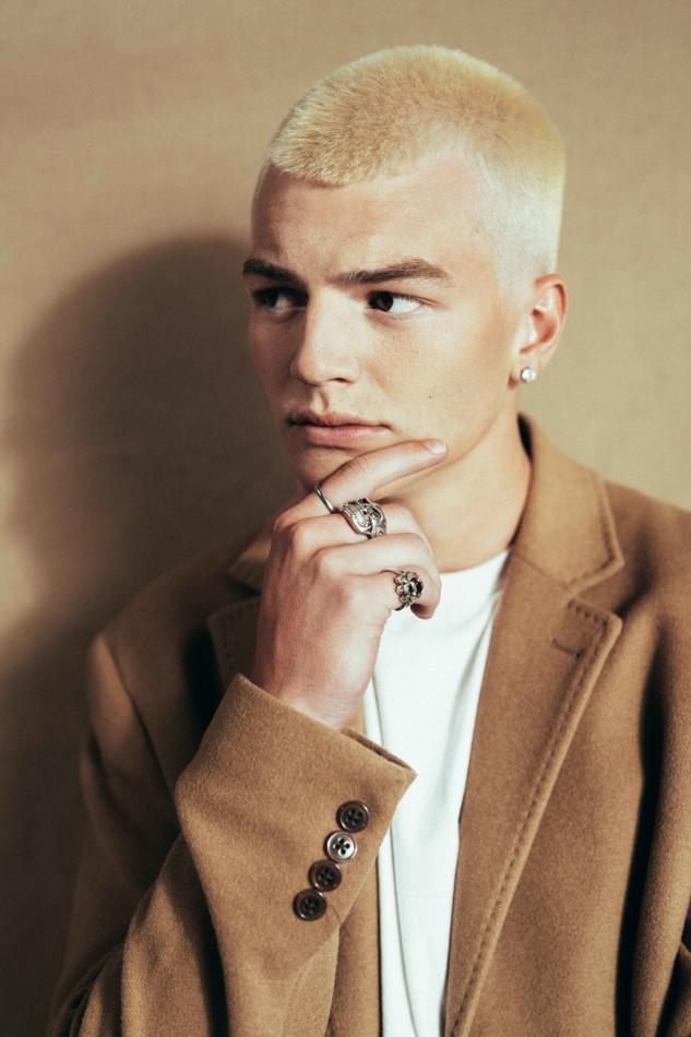 Alex Brendon - fashion model portfolio photo 20