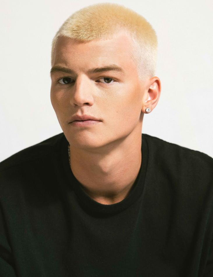 Alex Brendon - fashion model portfolio photo 1
