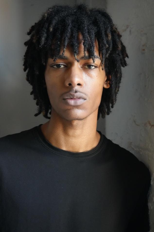 Hunter Russell-Horton - fashion model portfolio photo 4