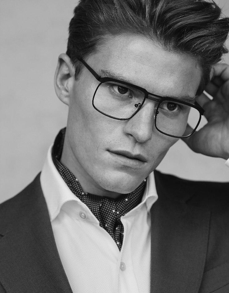 Oliver Cheshire - fashion model portfolio photo 28
