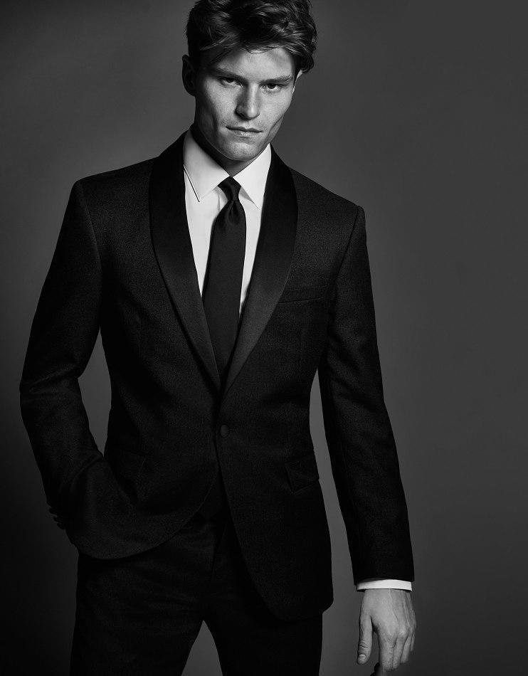 Oliver Cheshire - fashion model portfolio photo 29