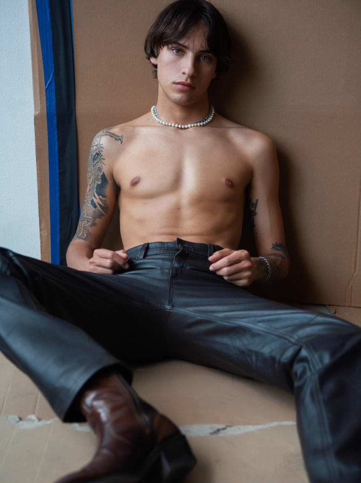 Juliano Senn - fashion model portfolio photo 24