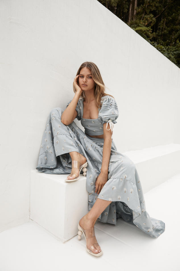 Milli Ross - fashion model portfolio photo 8