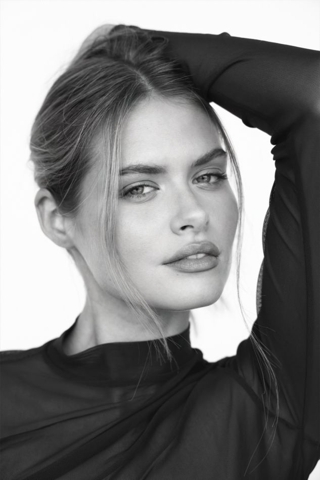 Milli Ross - fashion model portfolio photo 19