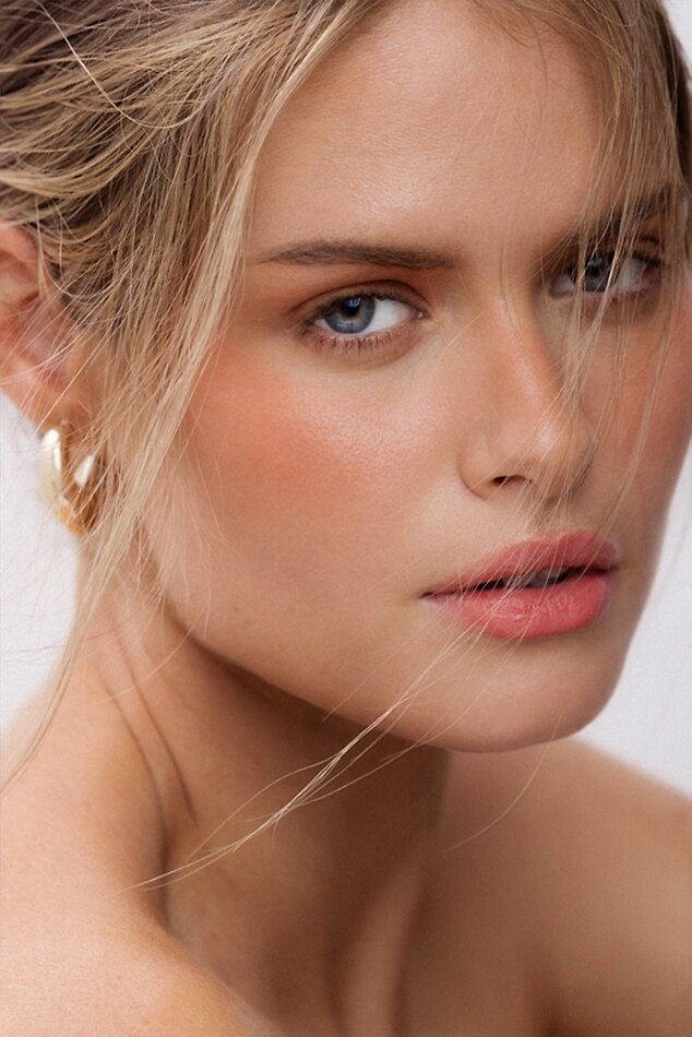 Milli Ross - fashion model portfolio photo 1