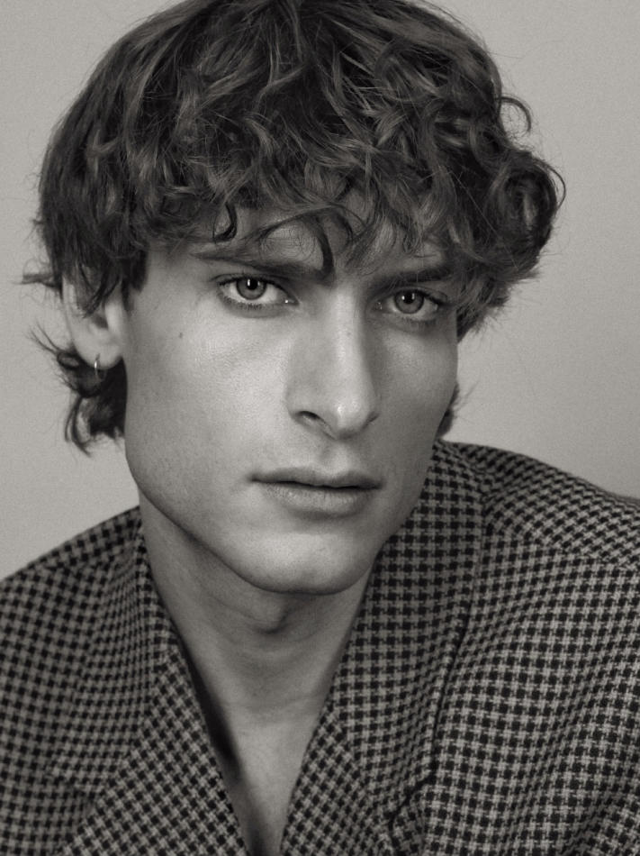 Kristian Wilkes - fashion model portfolio photo 18
