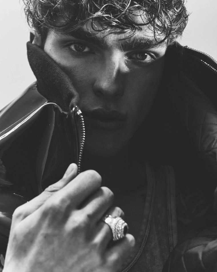 Simone Stravolo - fashion model portfolio photo 26