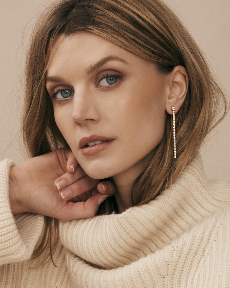 Jayne Moore - fashion model portfolio photo 4