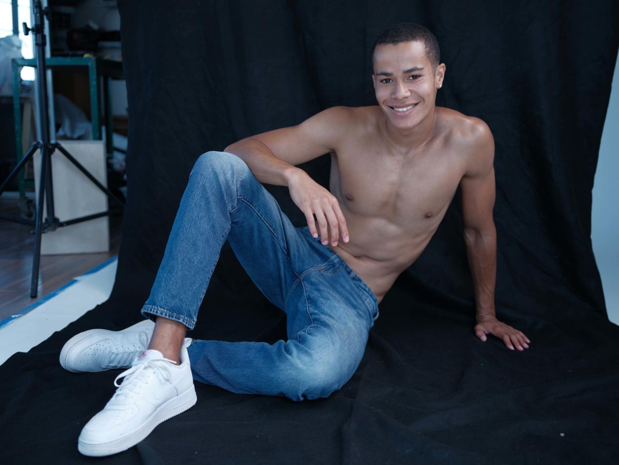 Jojo Suchoparksi - fashion model portfolio photo 29