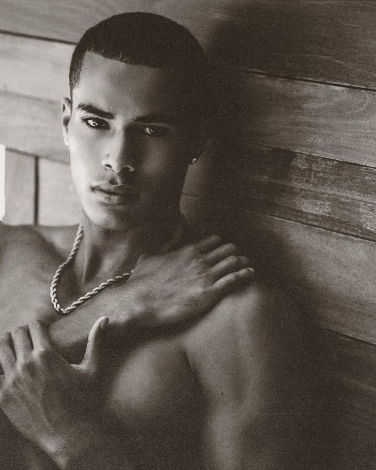 Jojo Suchoparksi - fashion model portfolio photo 32