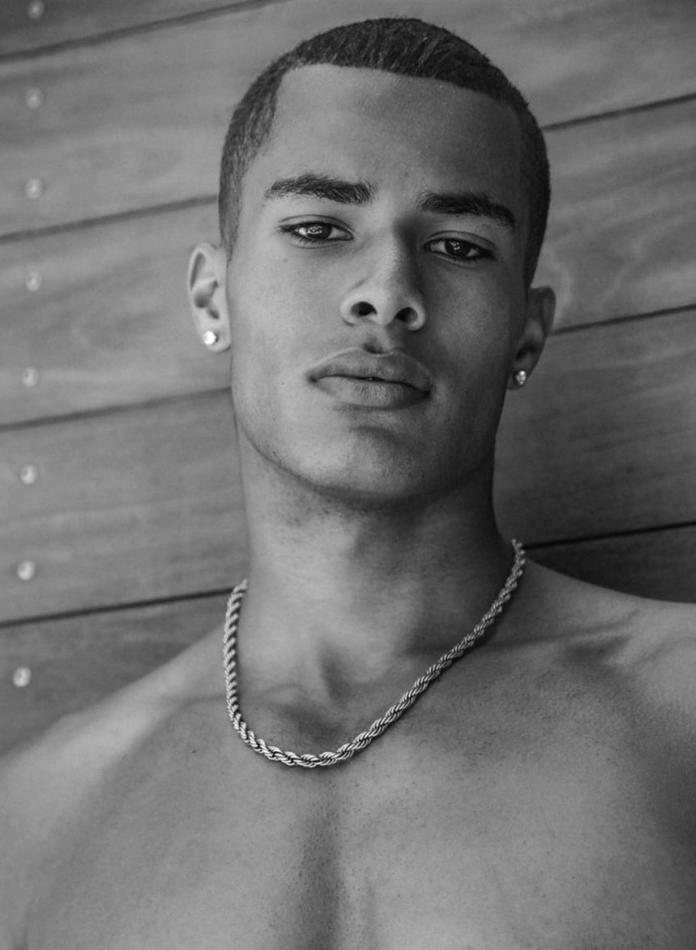 Jojo Suchoparksi - fashion model portfolio photo 1