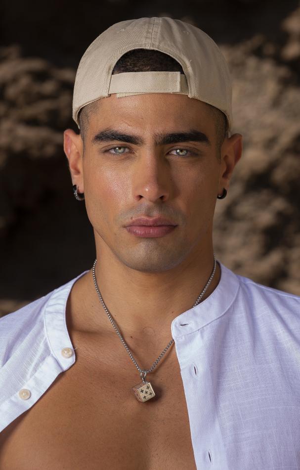 Aridane Silva - fashion model portfolio photo 4