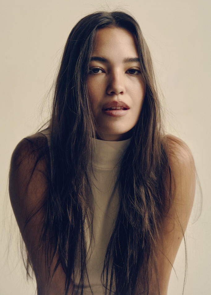 Chloe Sheppard - fashion model portfolio photo 12