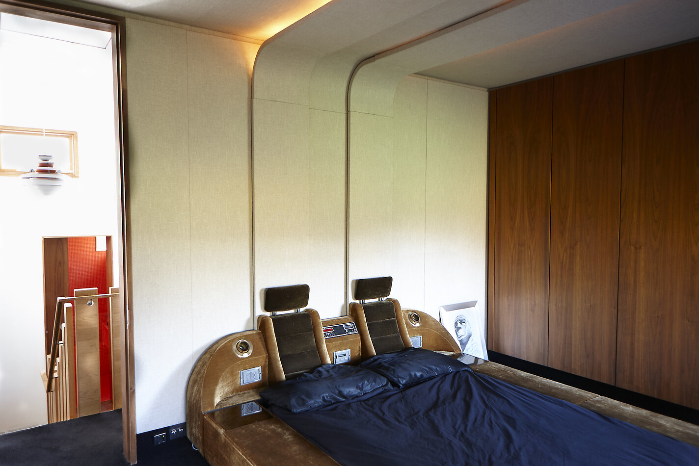 Mid Century Modern/LA Vibe E3