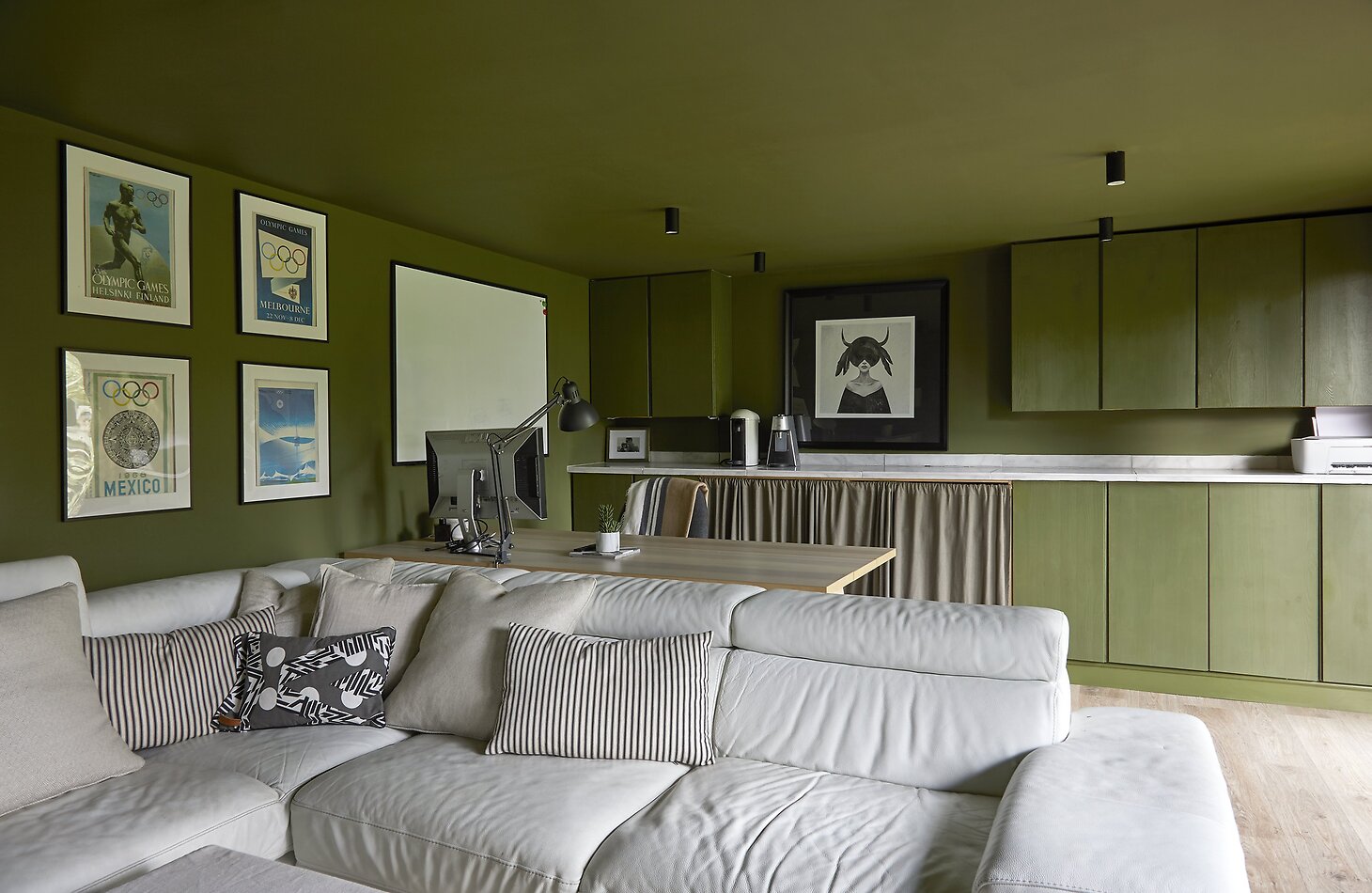 Ruth's Place - E4