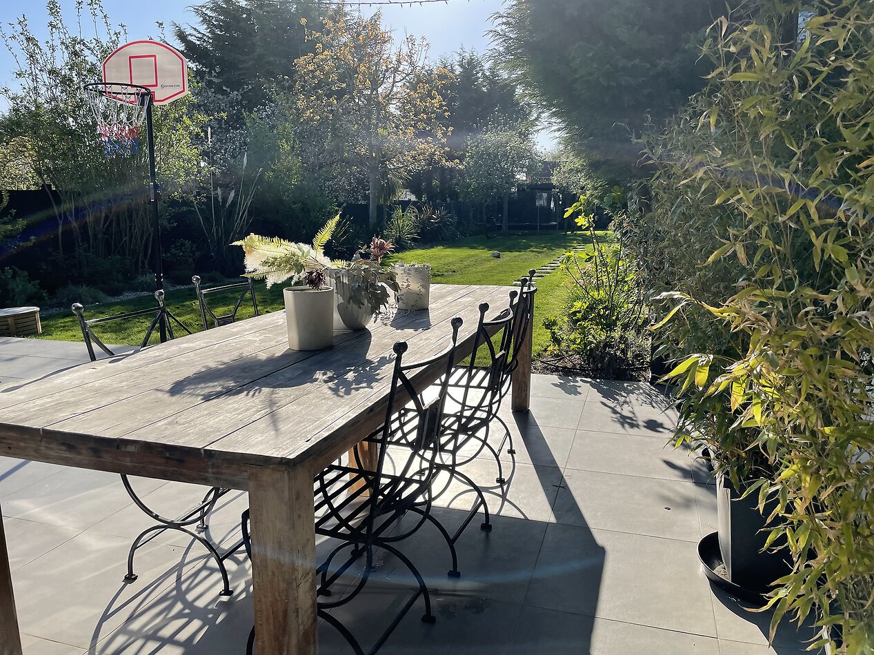 Ruth's Place - E4