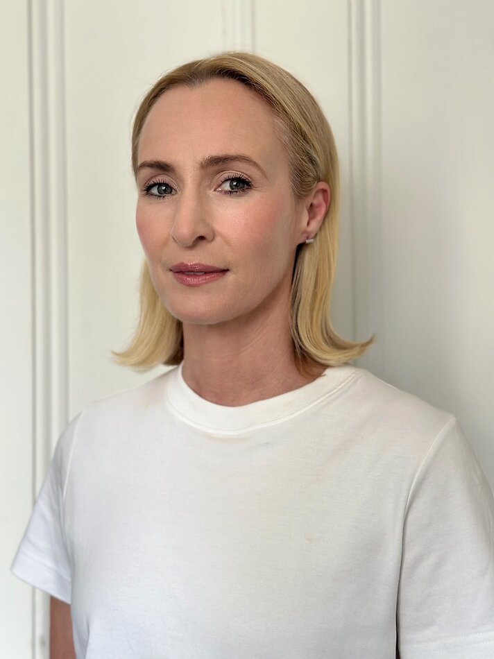 MARGO HOLDER