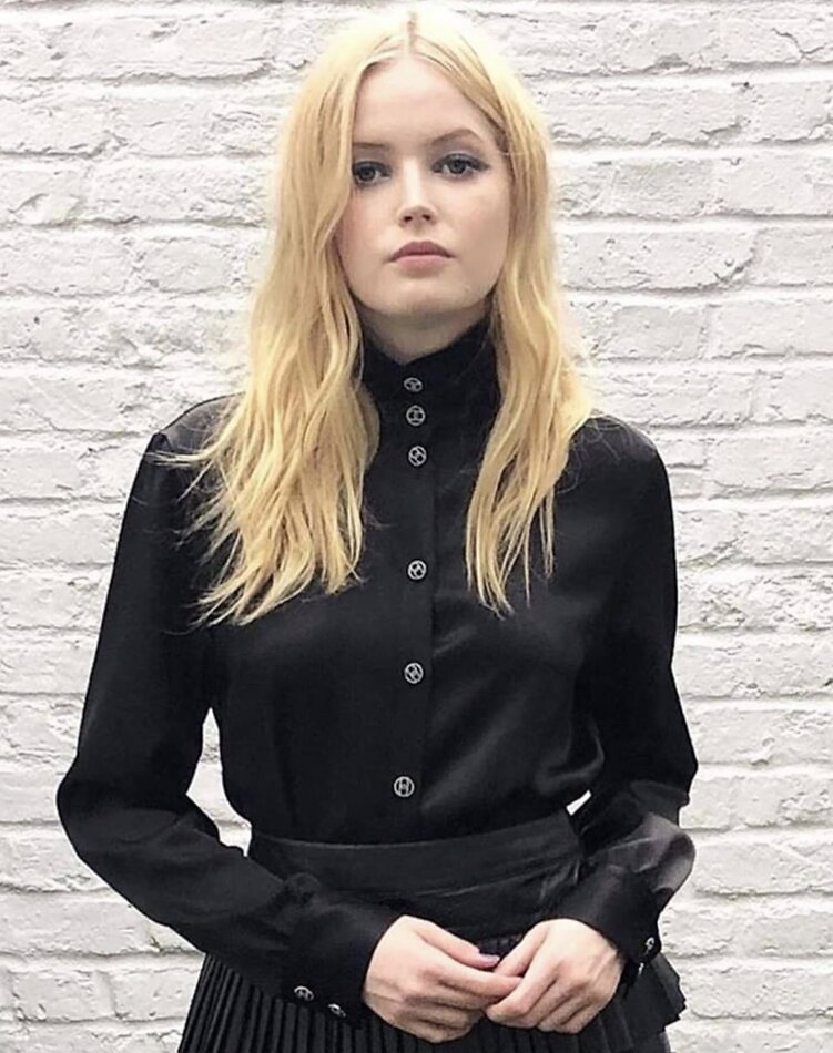 MARGO HOLDER