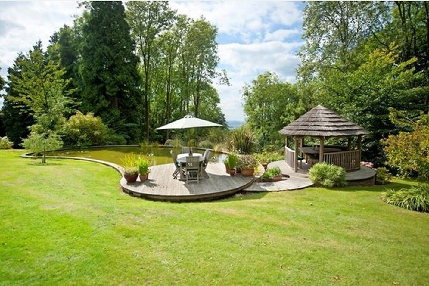 Mound Surrey EXCLUSIVE