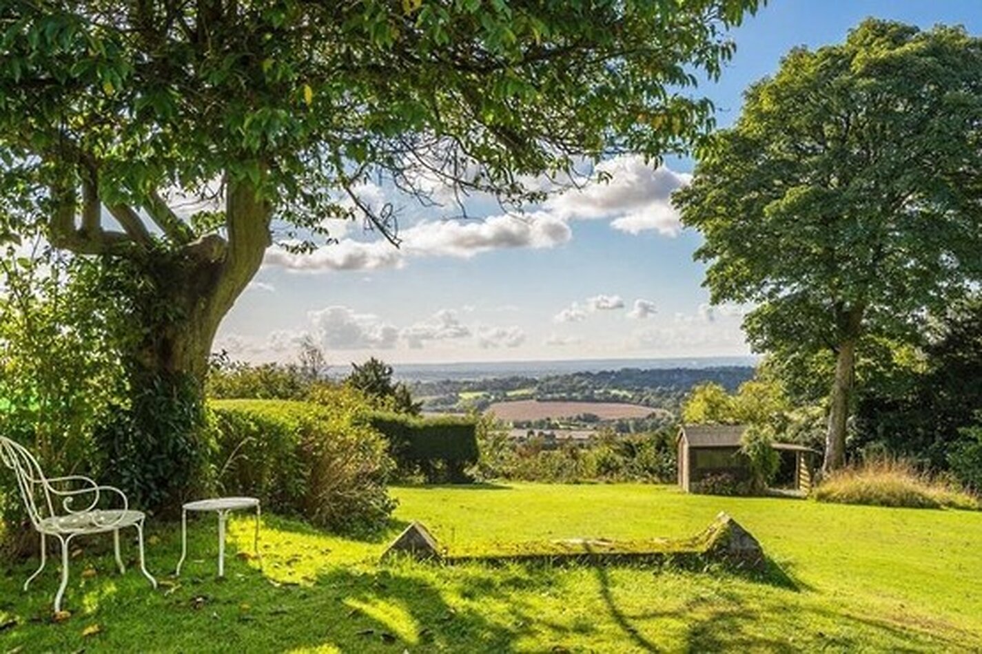 Mound Surrey EXCLUSIVE