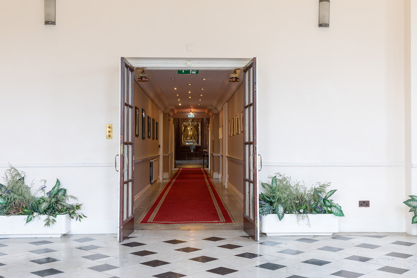 Palladian Palace - CR0