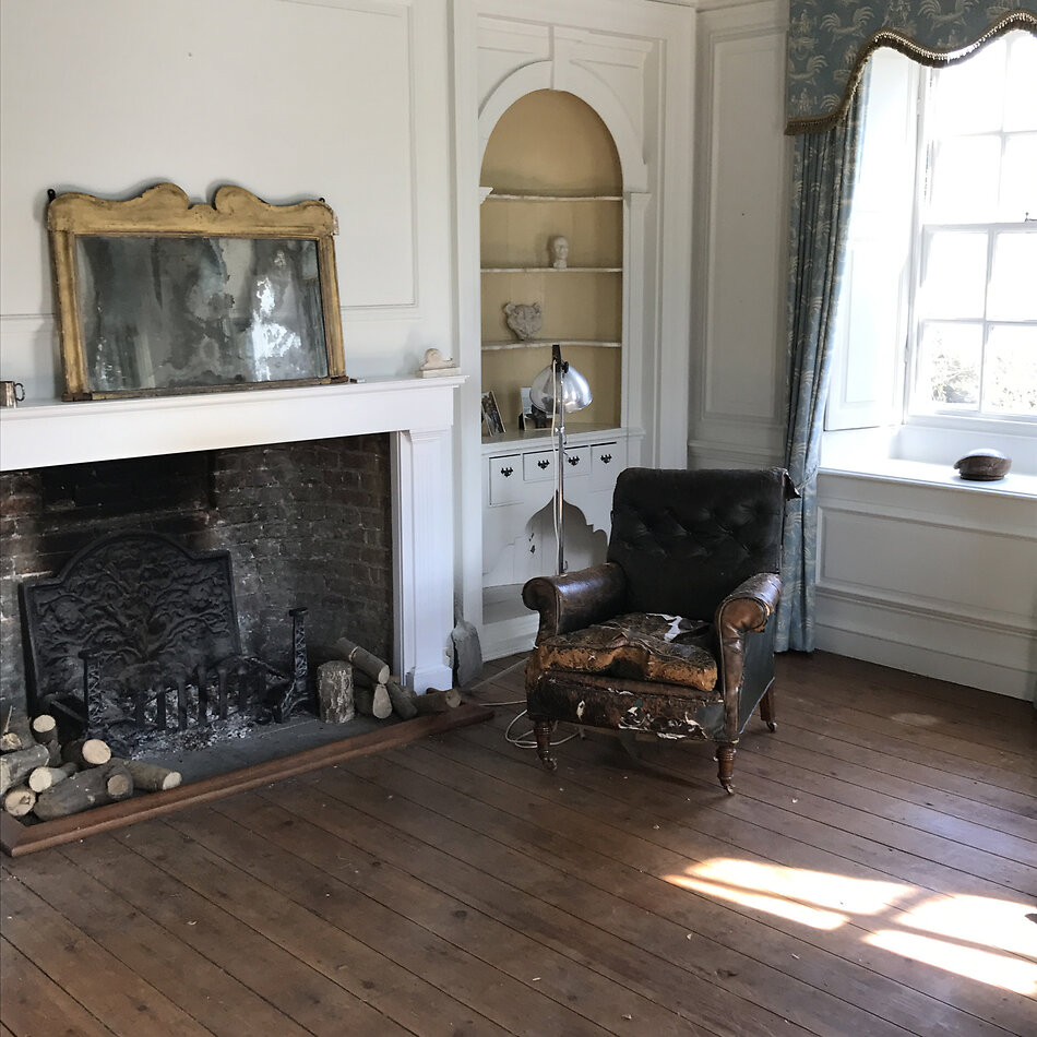 Queen Anne, Ashford, Kent