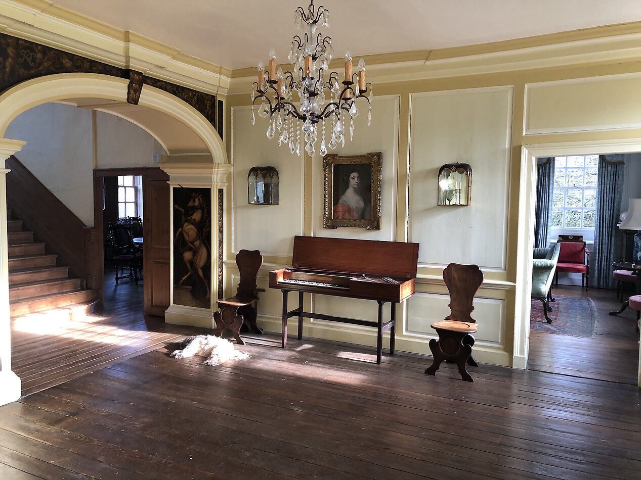 Queen Anne, Ashford, Kent