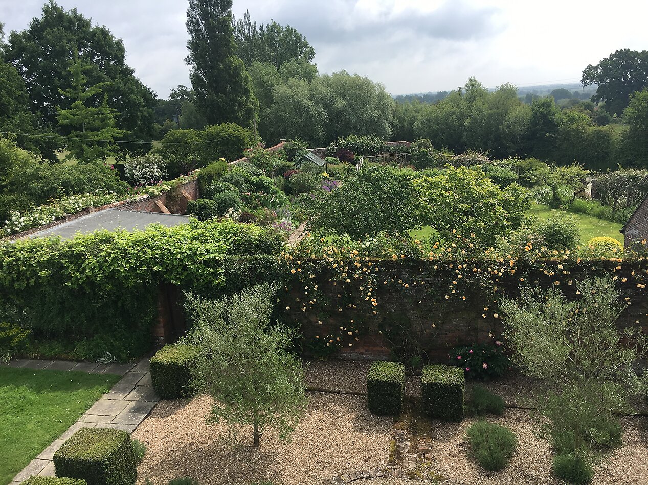 Queen Anne, Ashford, Kent