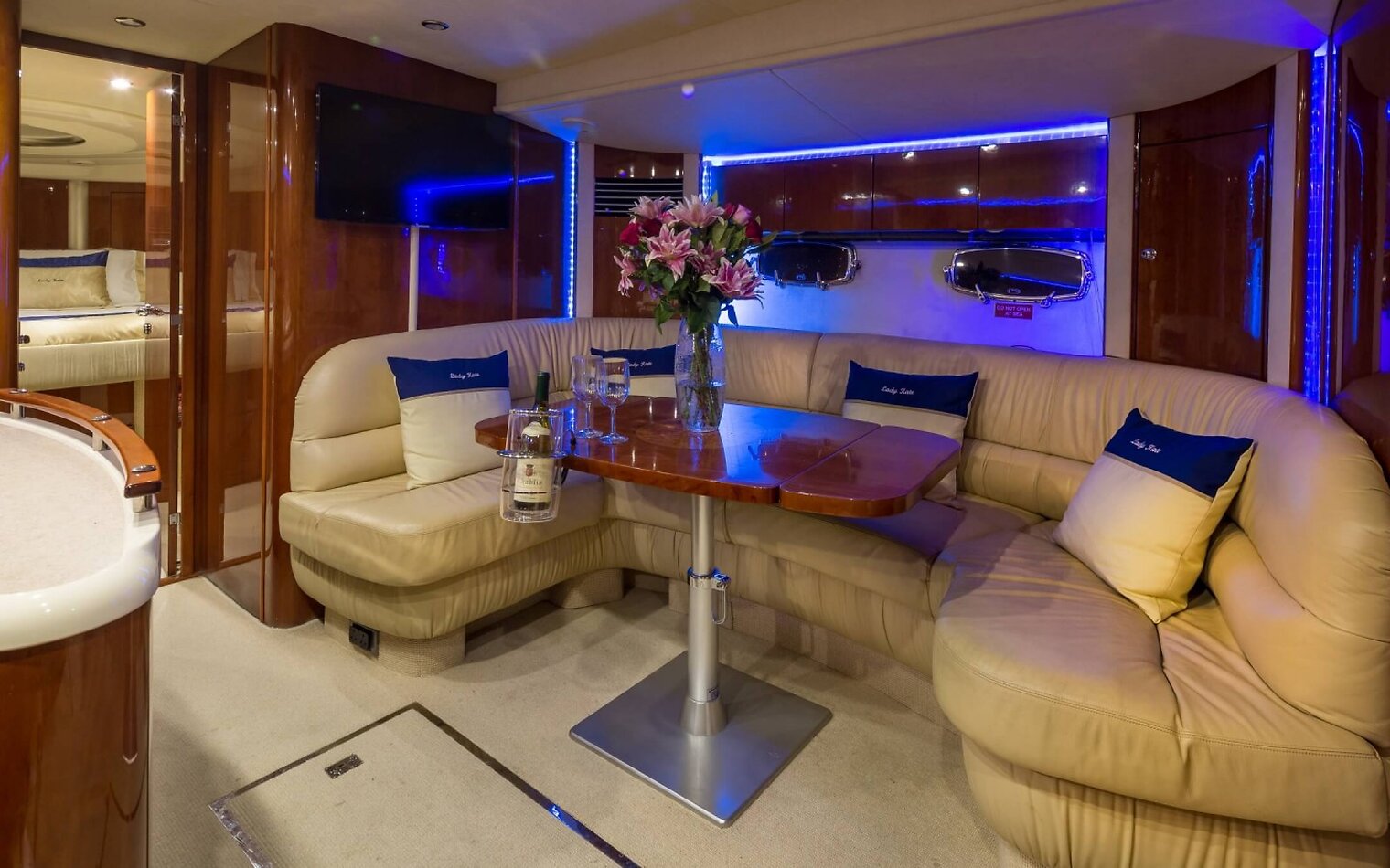 London Yacht