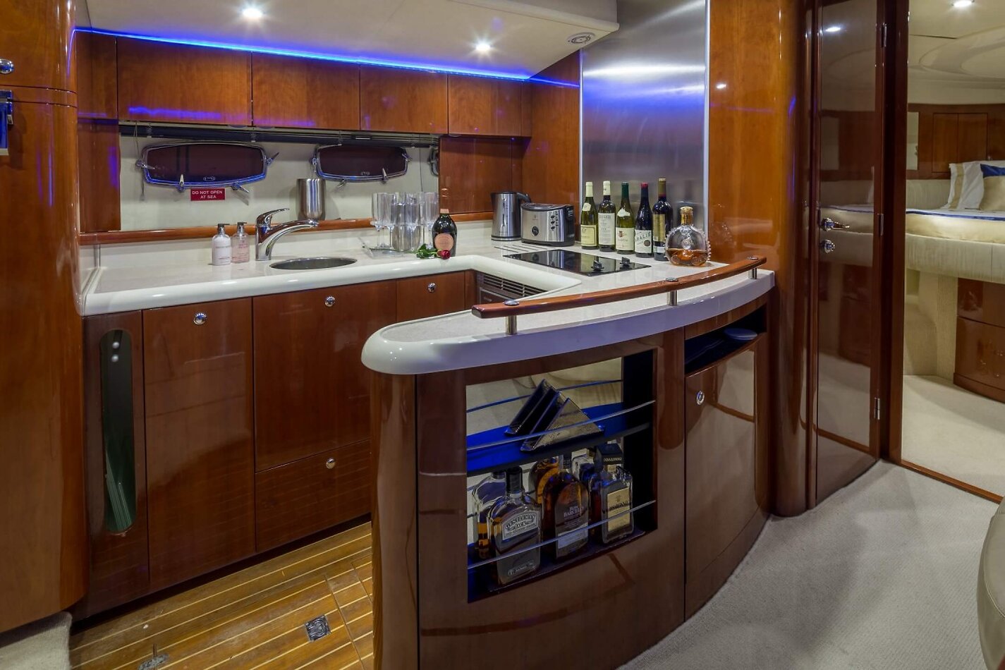London Yacht