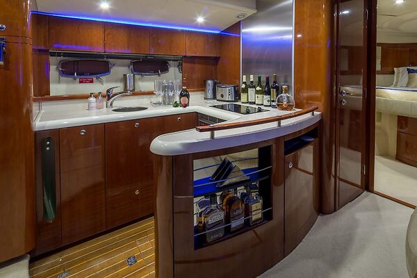 London Yacht