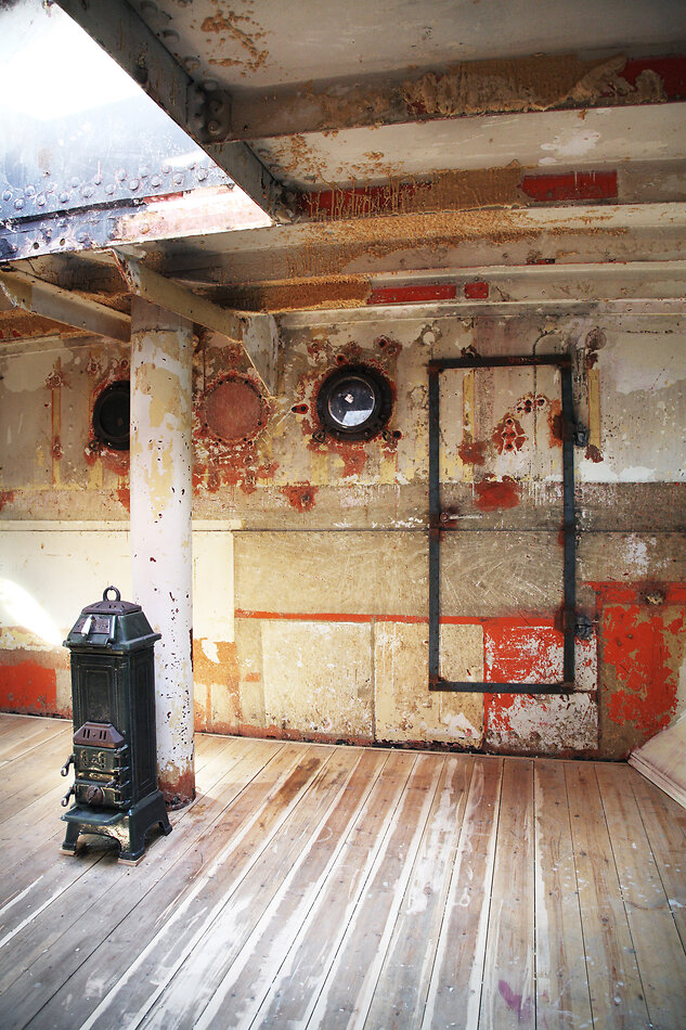 Lightship E16