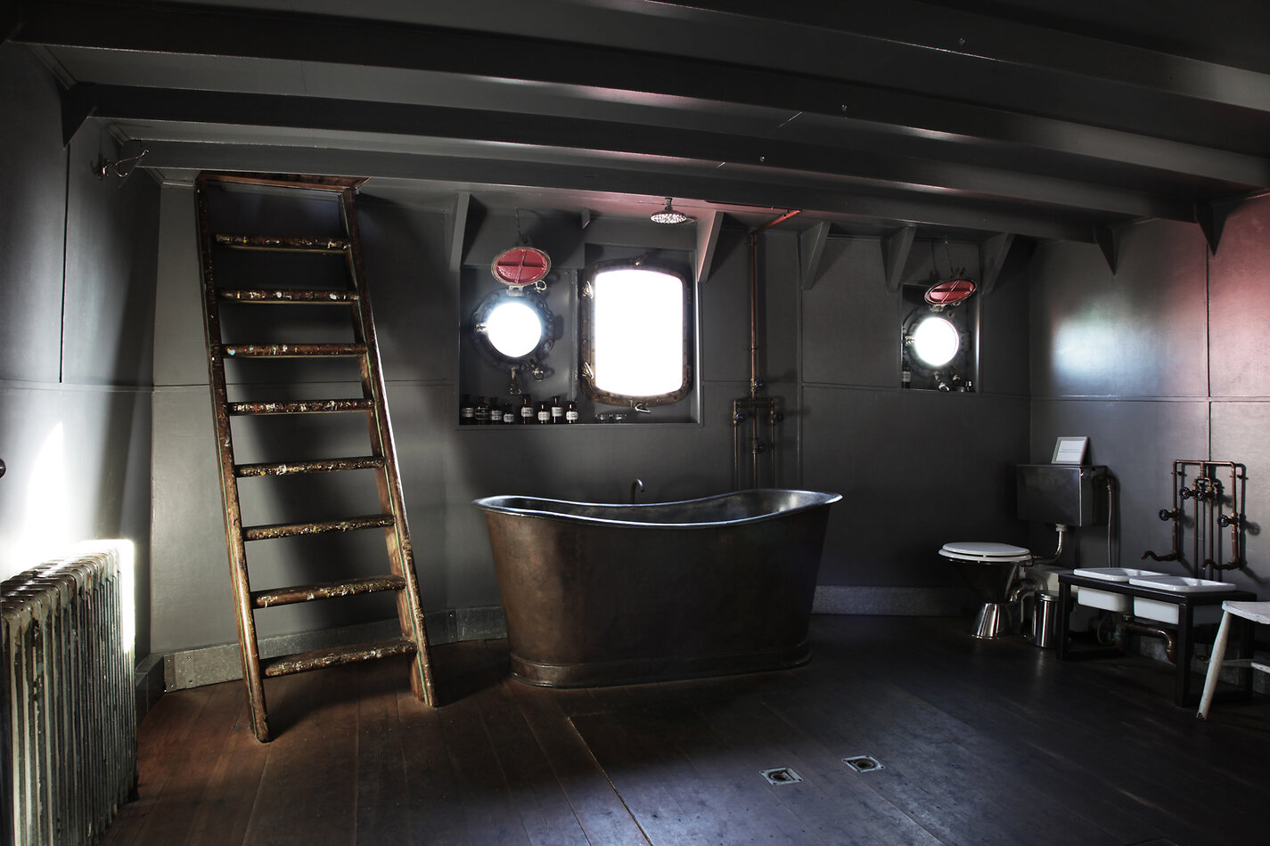 Lightship E16