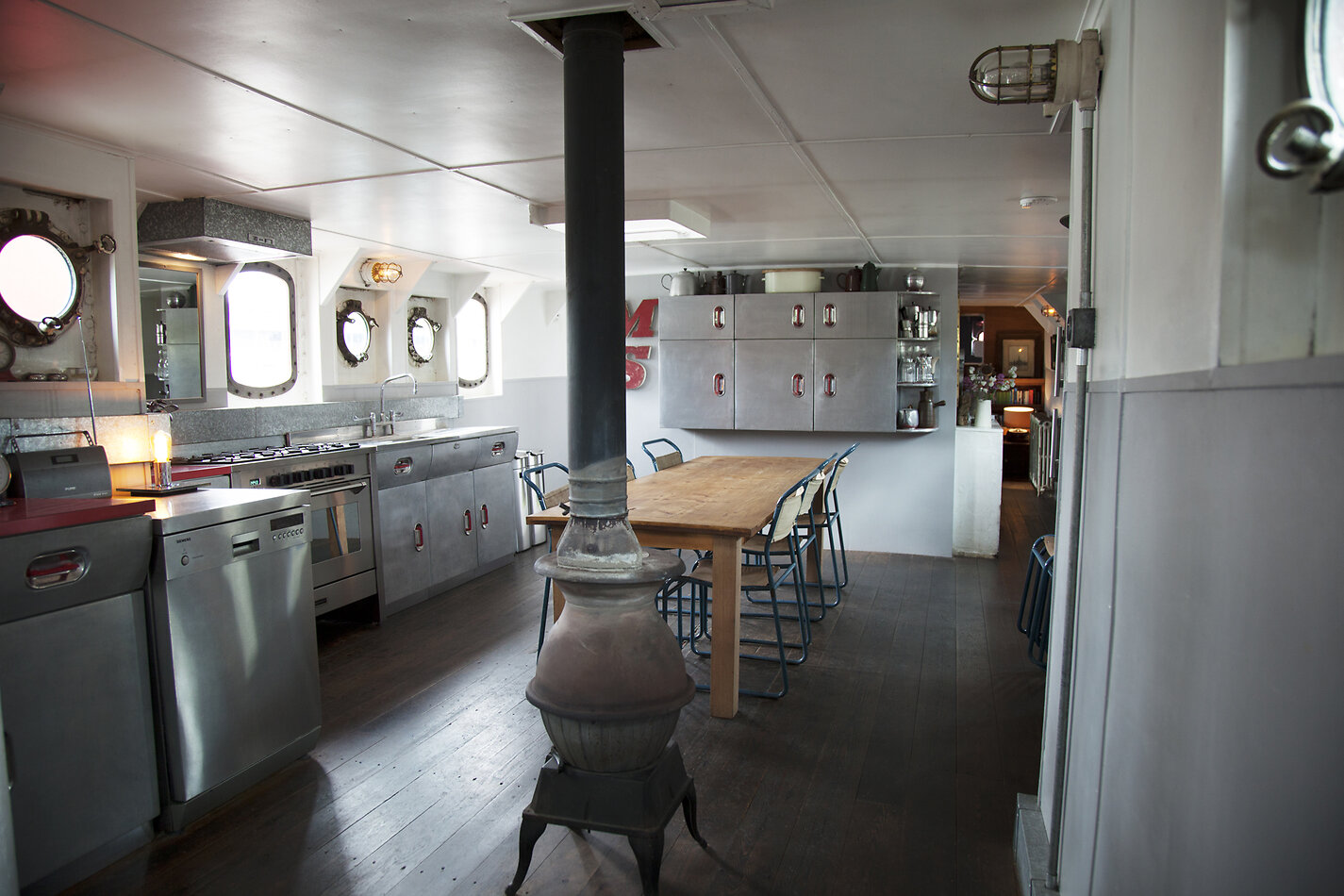 Lightship E16