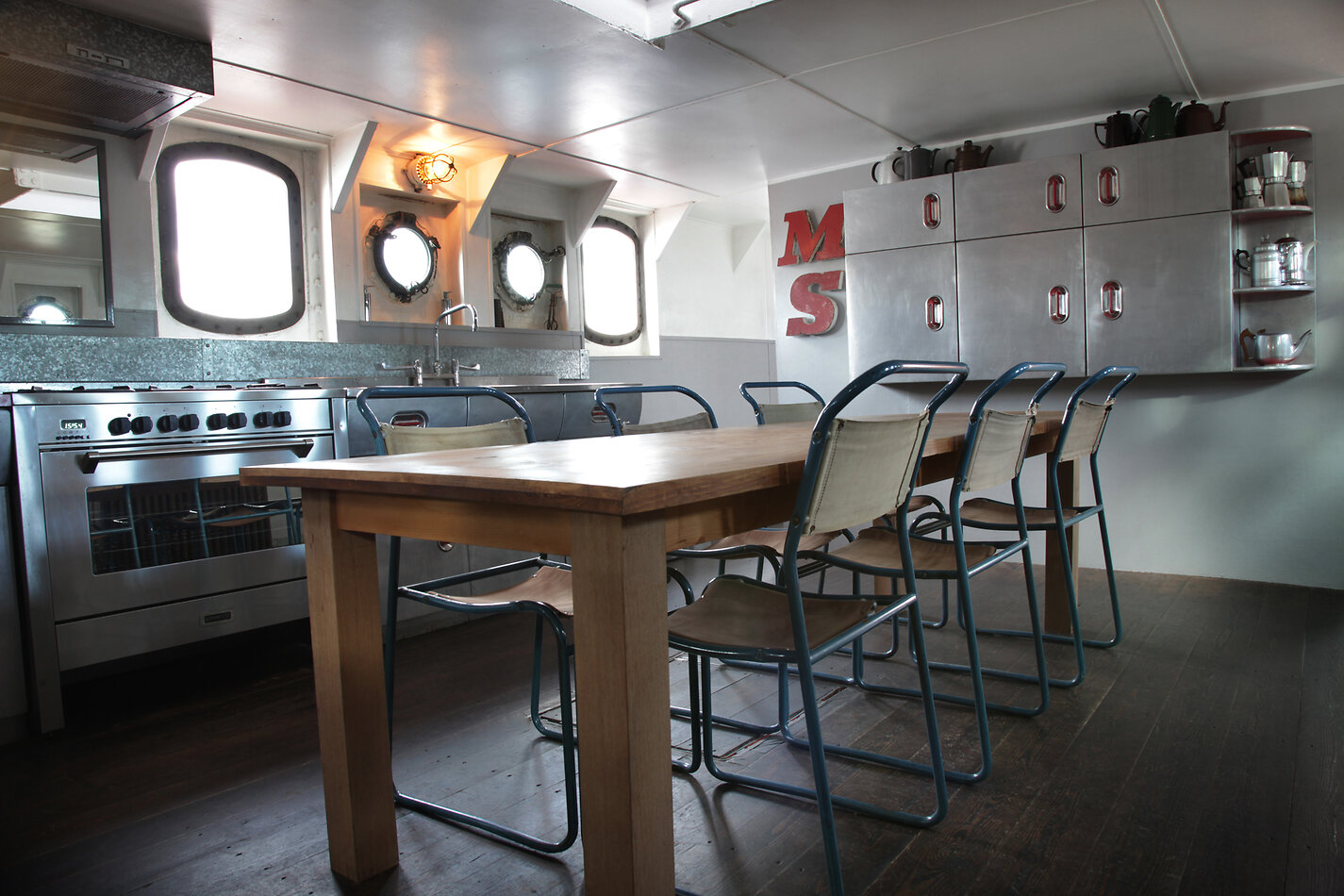 Lightship E16