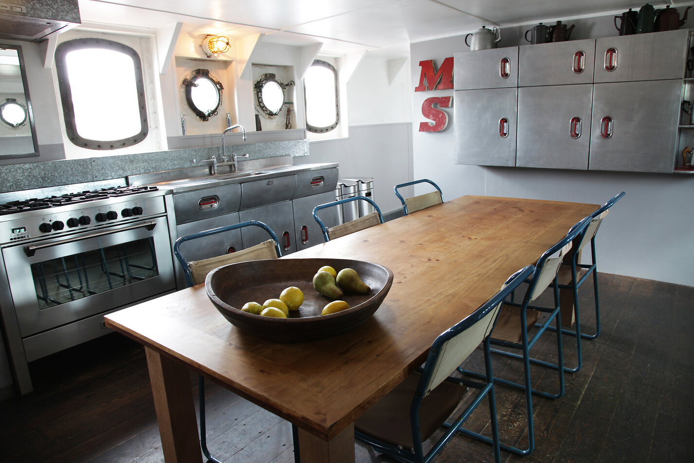 Lightship E16