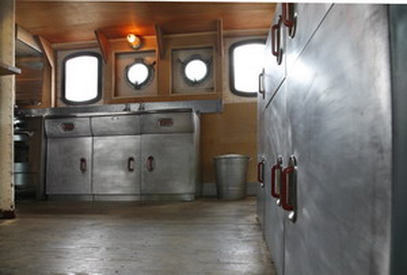 Lightship E16