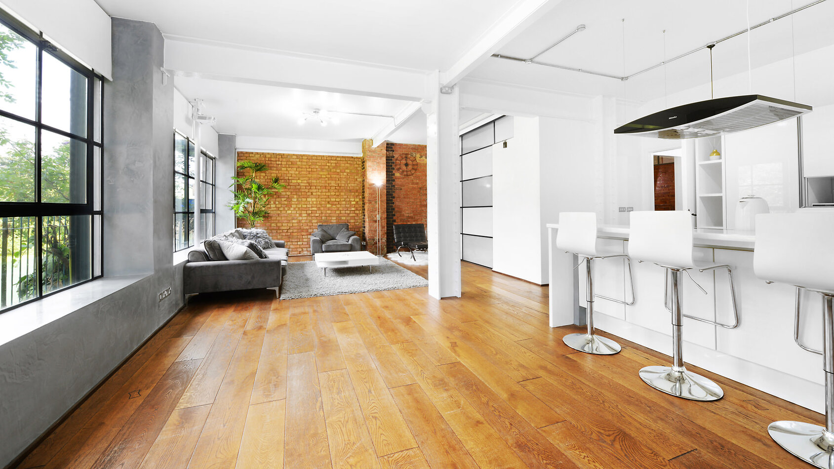 York Loft Style Apartment E14