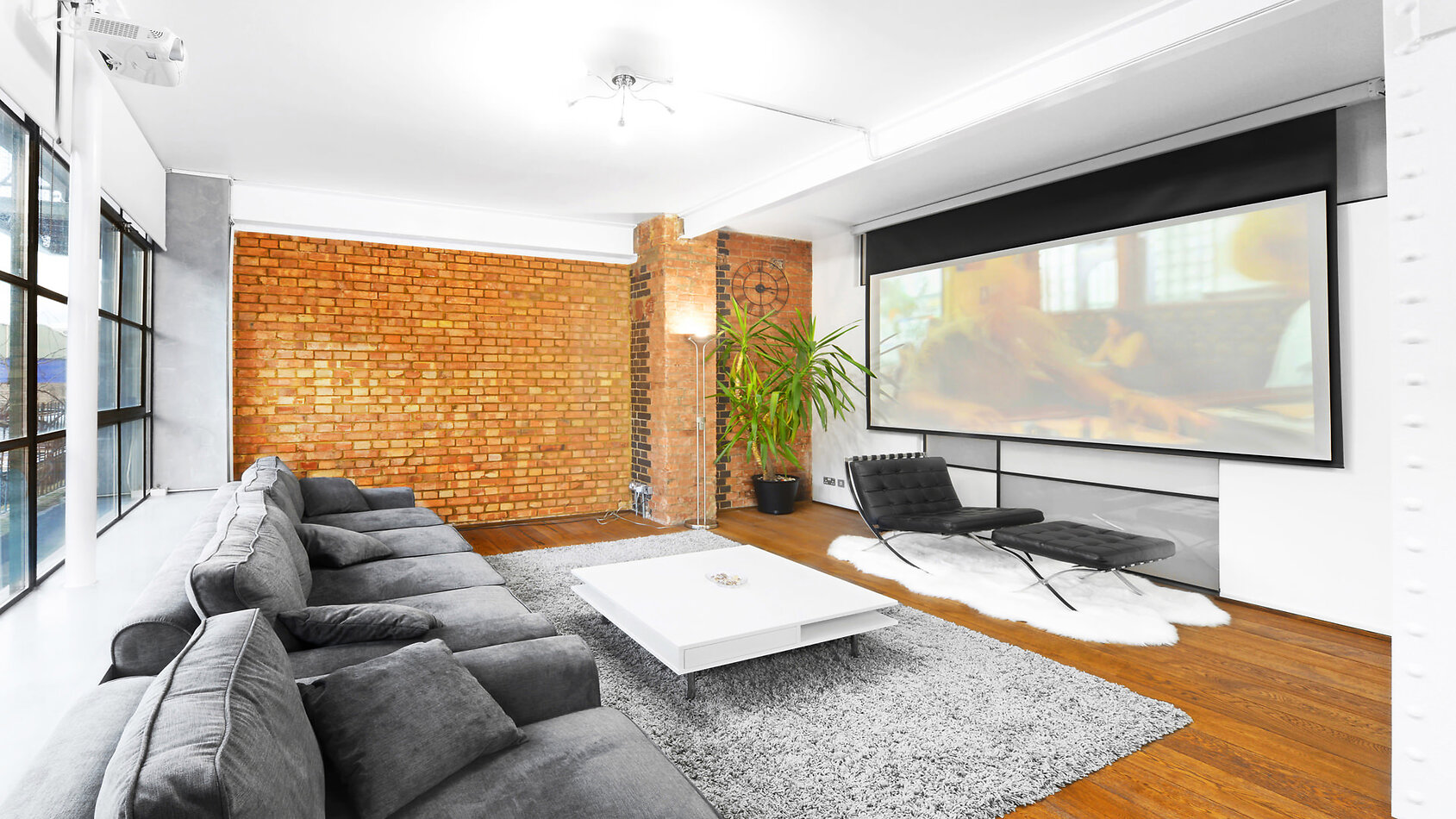 York Loft Style Apartment E14