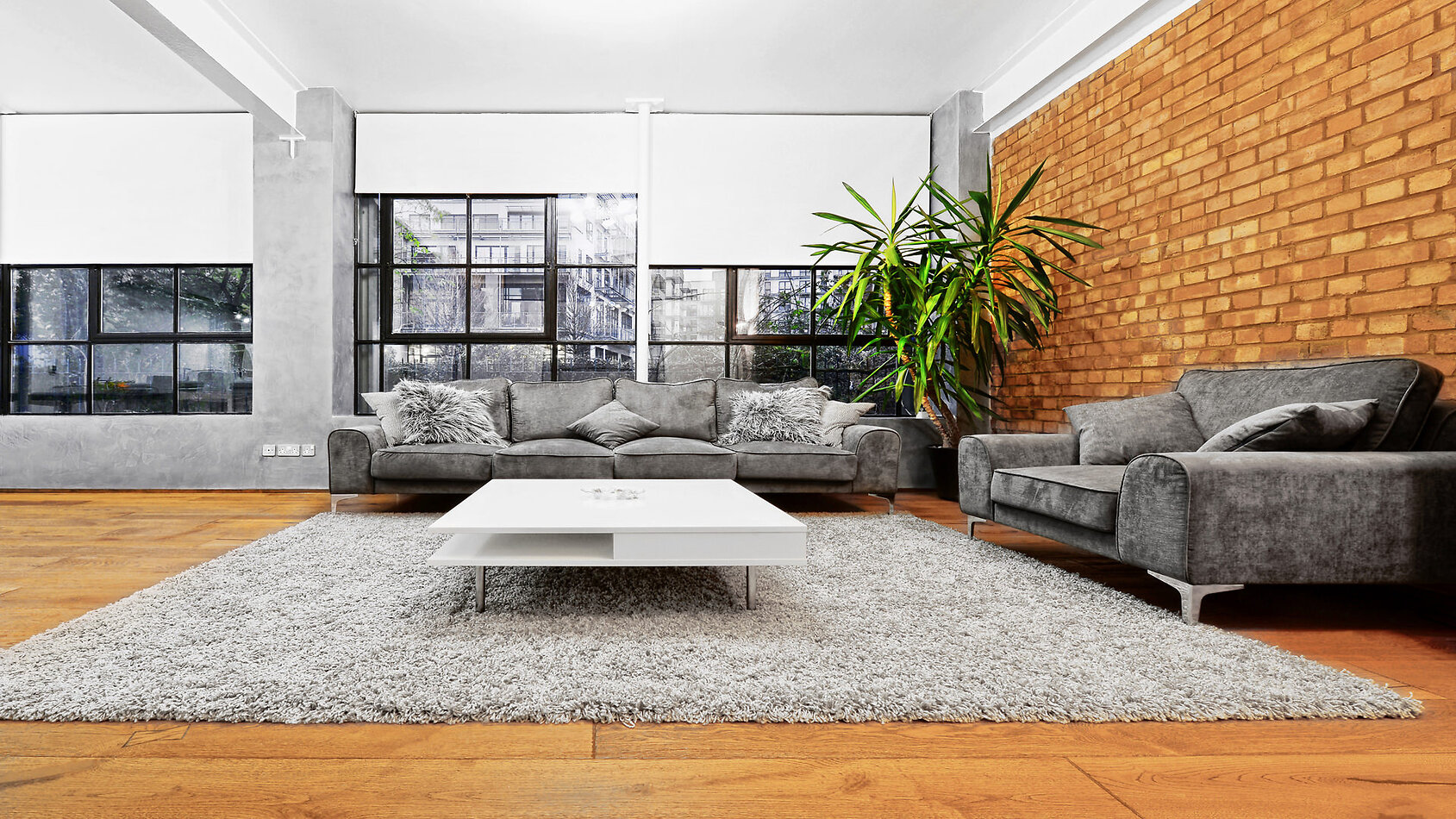 York Loft Style Apartment E14