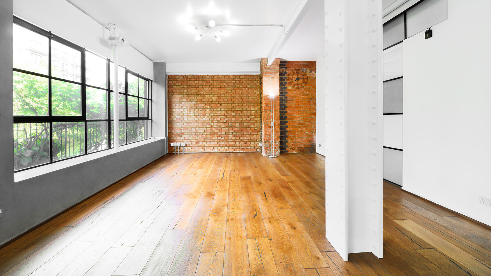 York Loft Style Apartment E14