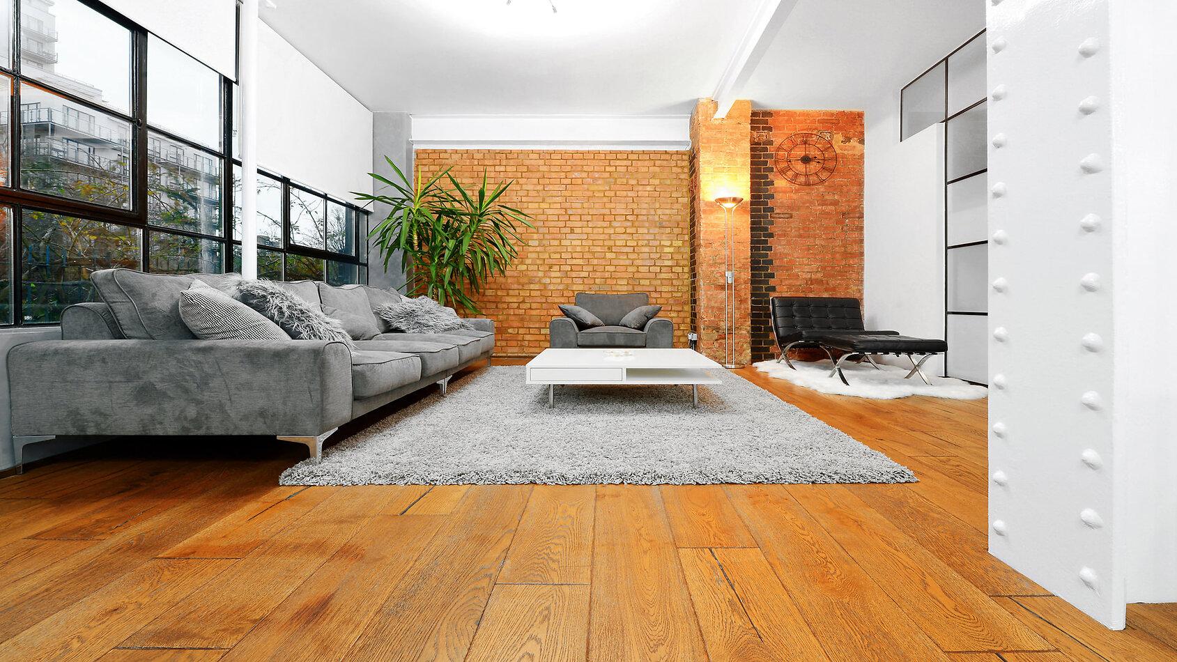 York Loft Style Apartment E14