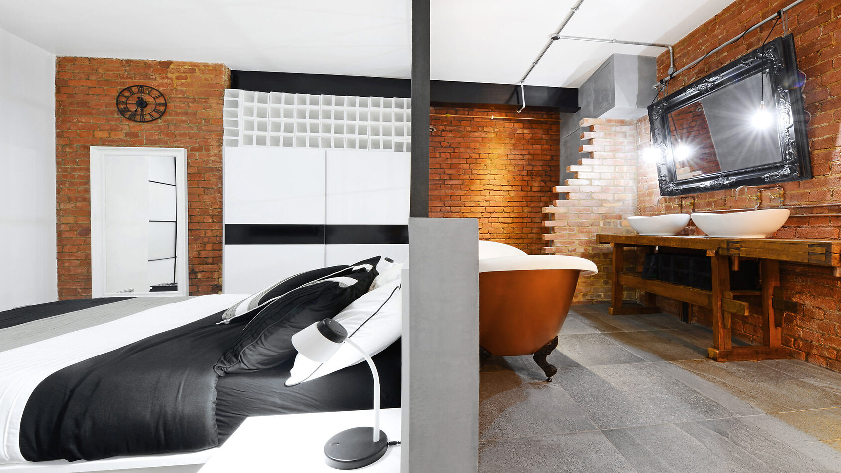 York Loft Style Apartment E14