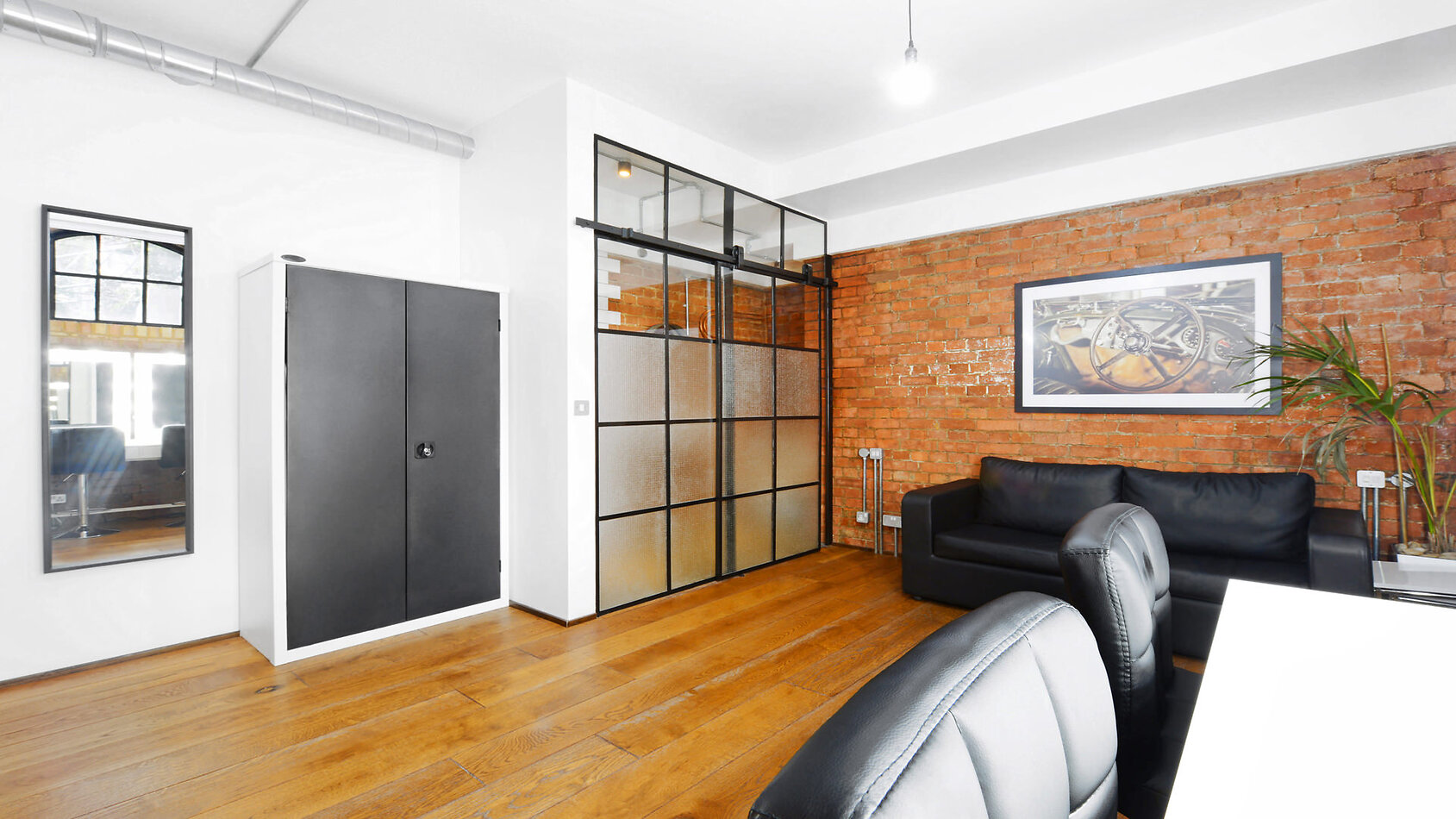 York Loft Style Apartment E14