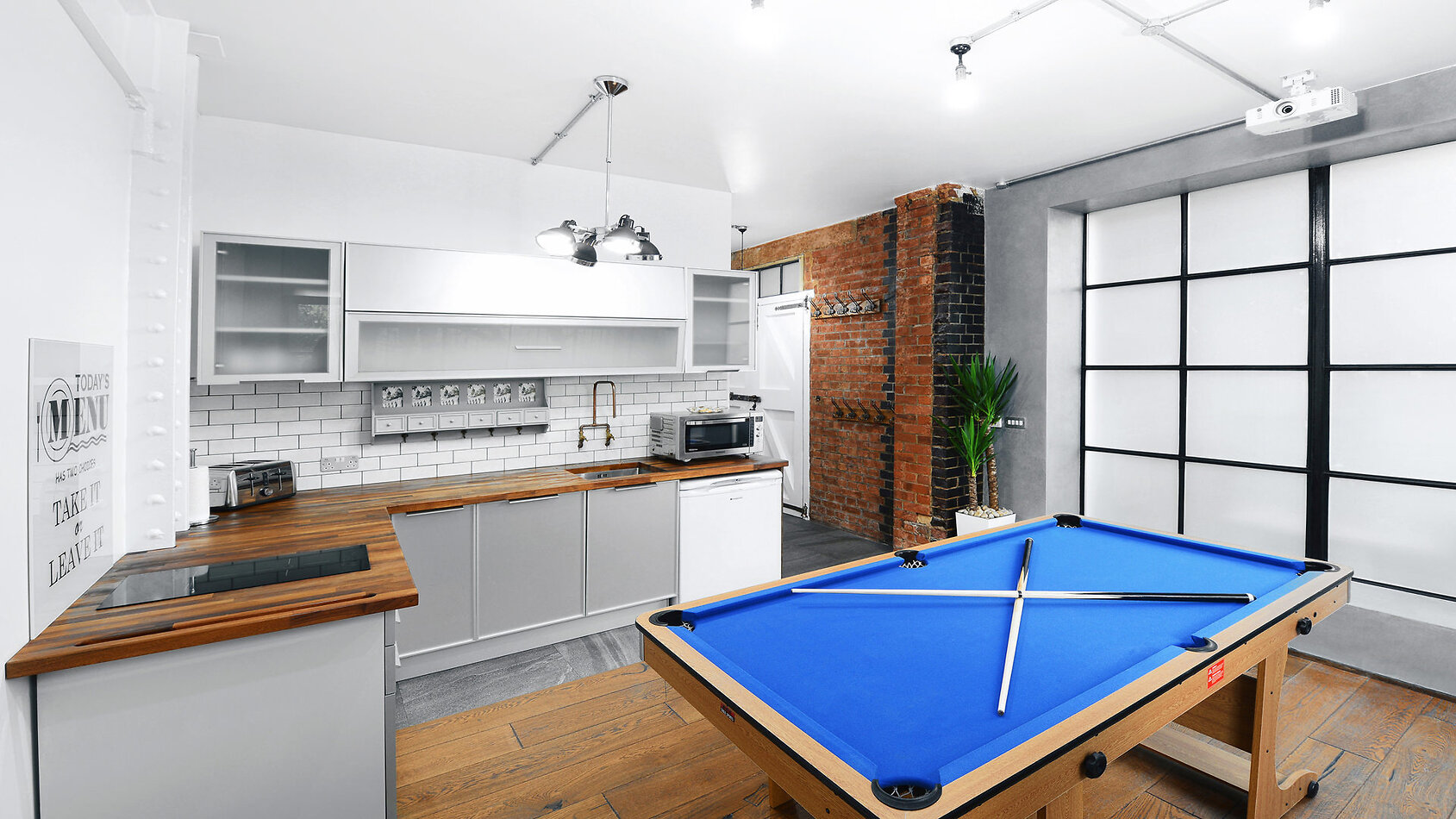 York Loft Style Apartment E14