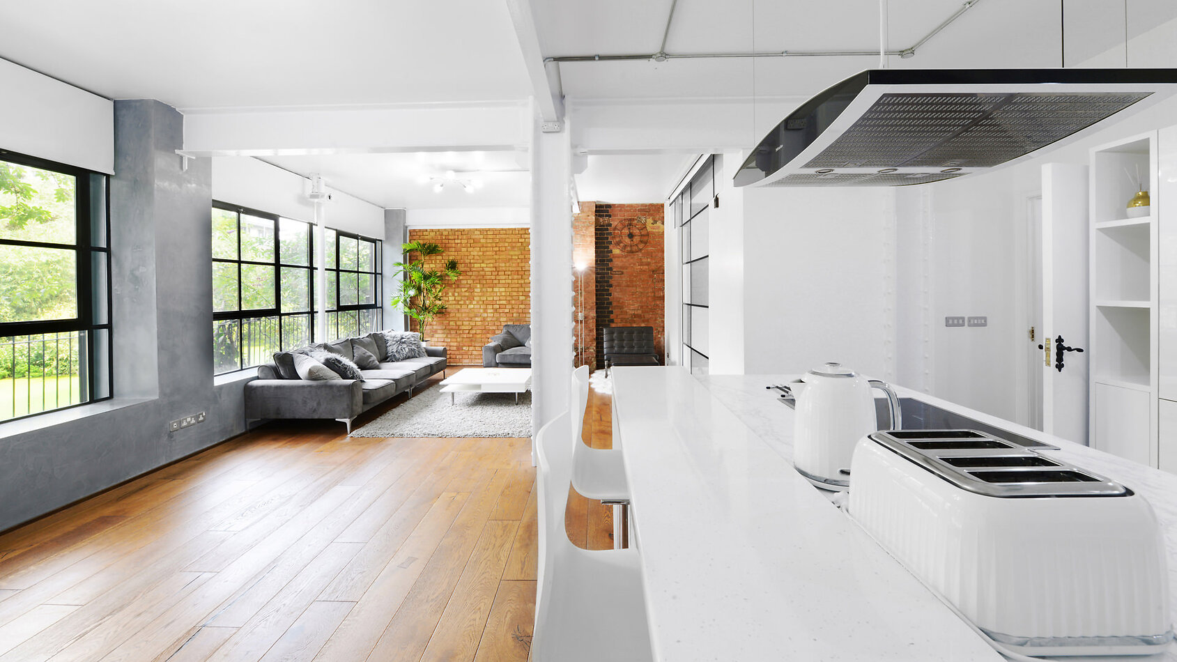 York Loft Style Apartment E14
