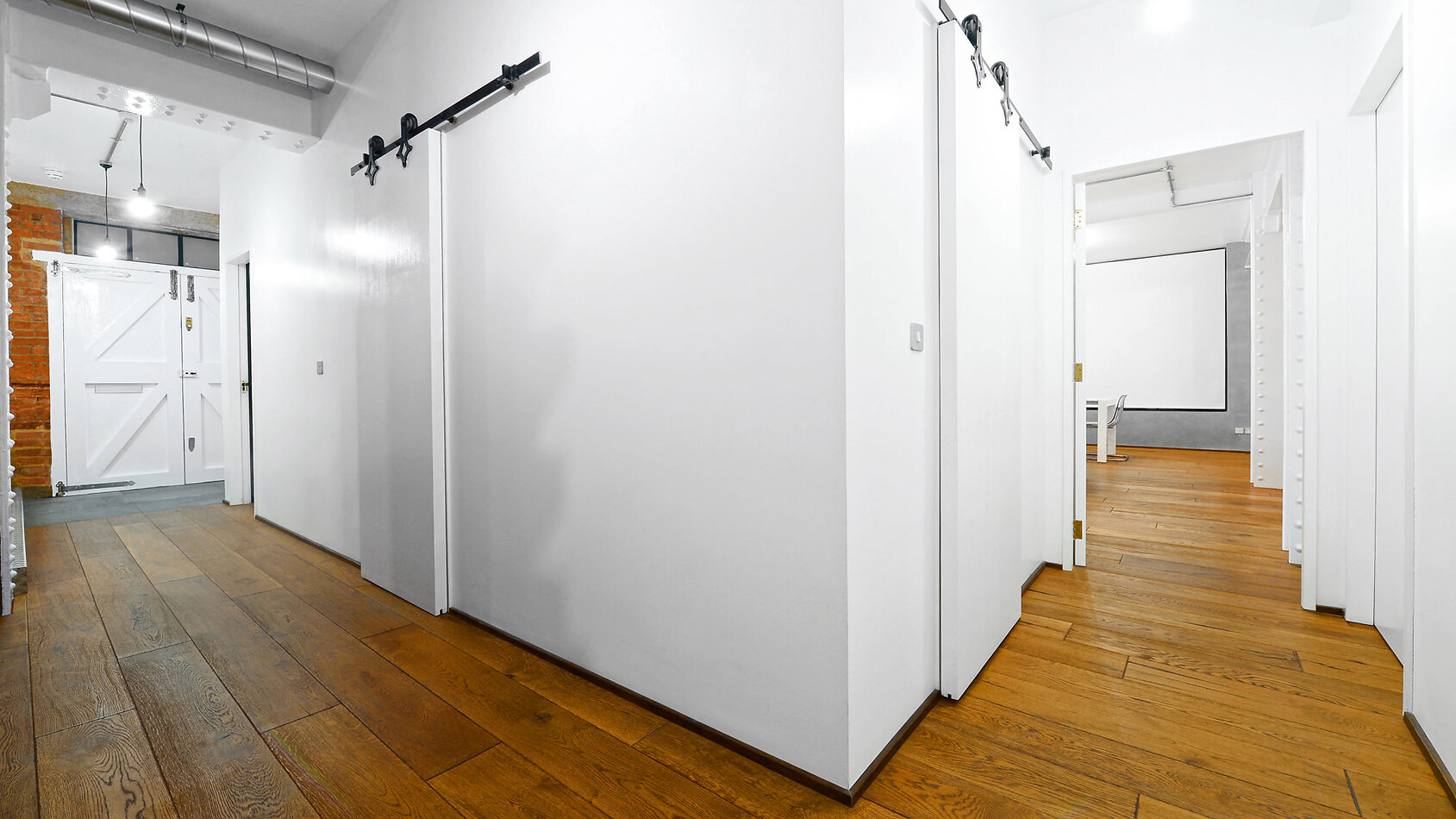 York Loft Style Apartment E14
