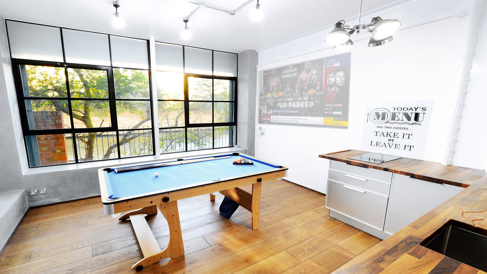York Loft Style Apartment E14