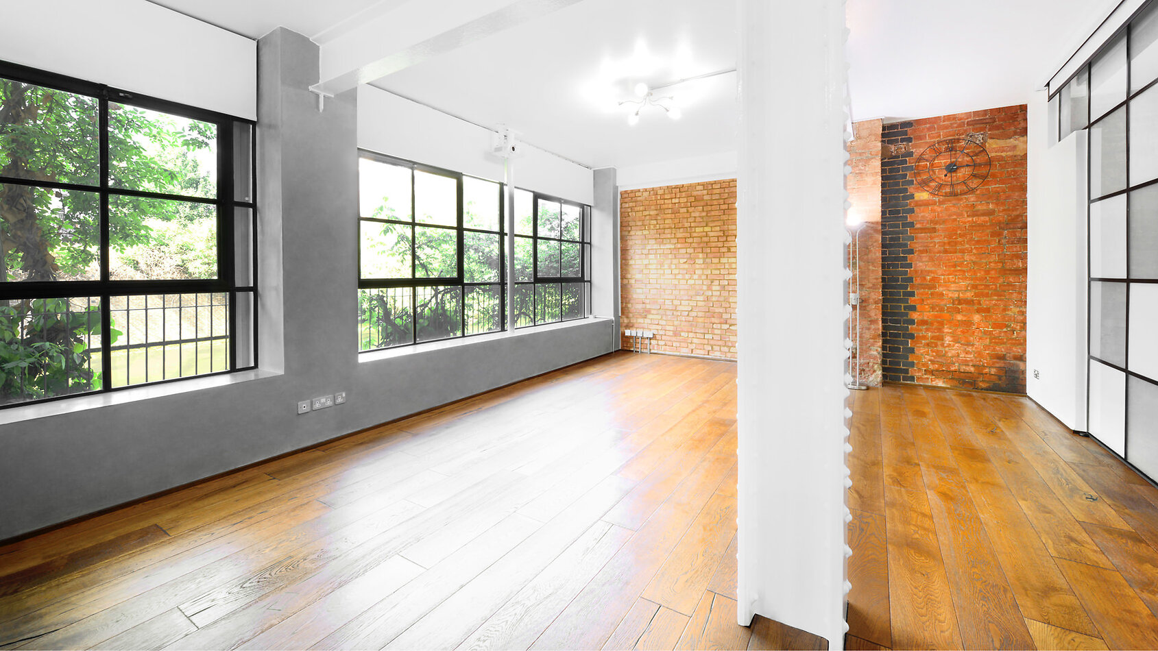 York Loft Style Apartment E14