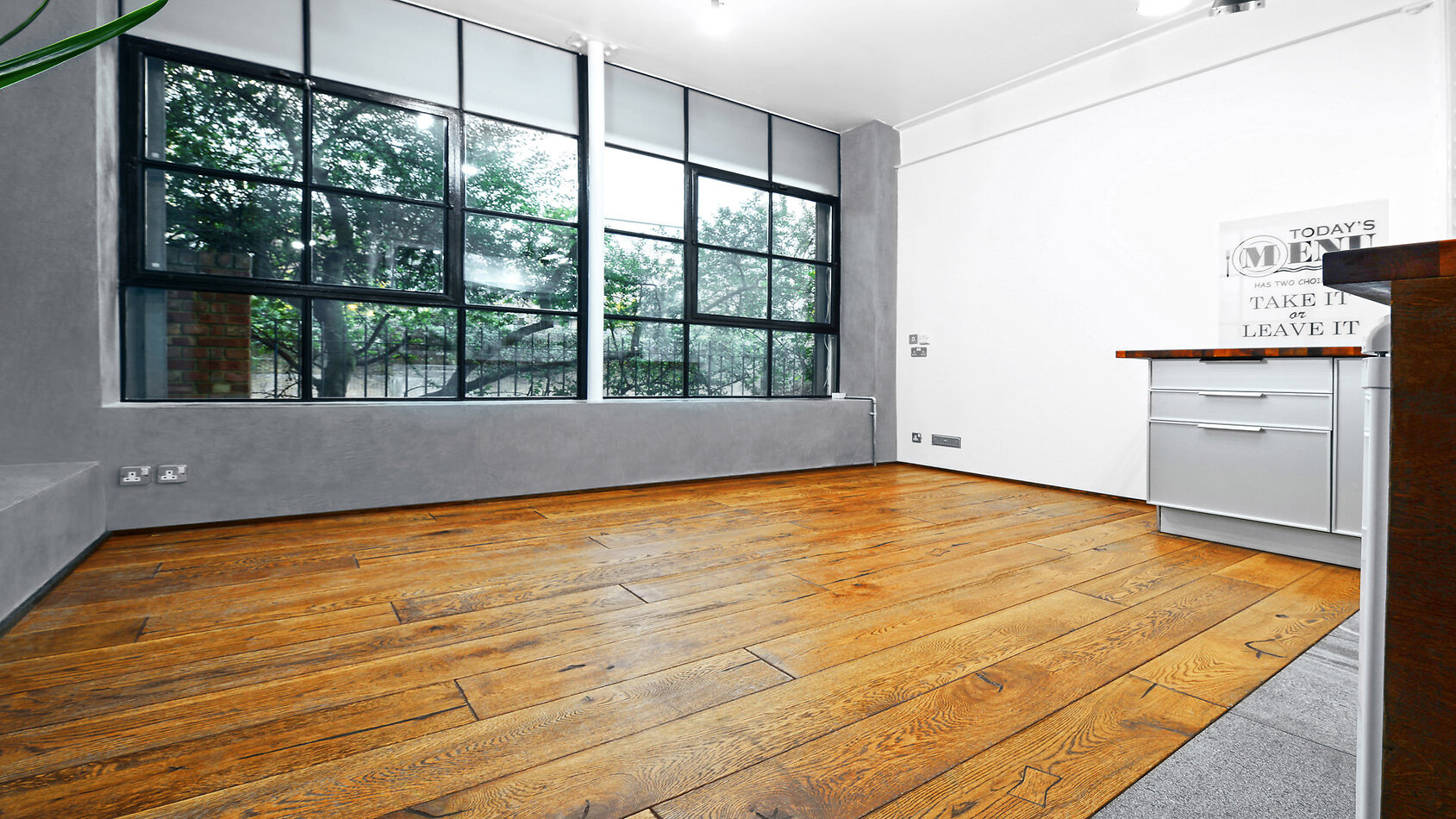 York Loft Style Apartment E14